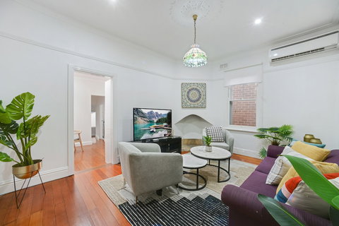 HomeHotel LuxuryHome 500m Crows Nest Shops - Accommodation Mermaid Beach 4