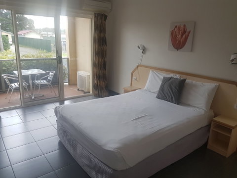 Jopen Cafe & Motel - Accommodation Mermaid Beach 4