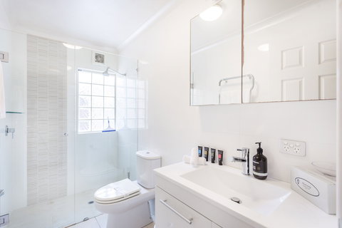 Scarborough Seaview Loft - Accommodation Mermaid Beach 6