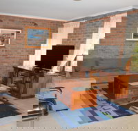 Surf Beach Family Friendly Home - Accommodation Mermaid Beach