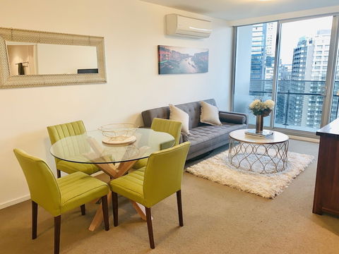 Luxury Apartment With View - Accommodation Mermaid Beach 0