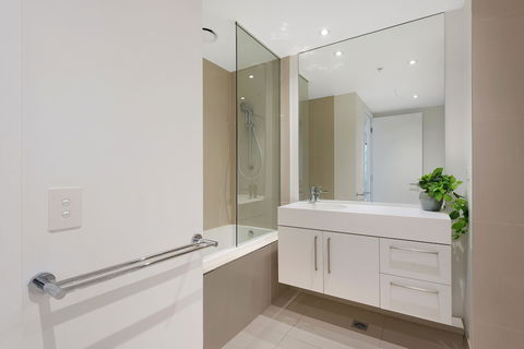 Sanctuary Apartments - Prima Pearl - Accommodation Mermaid Beach 6