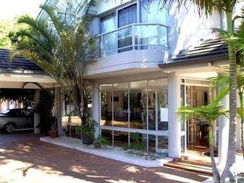 The Barkley Inn - Accommodation Mermaid Beach 4