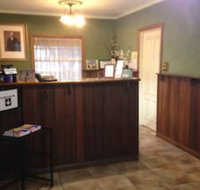 Charles Rasp Motor Inn  Cottages