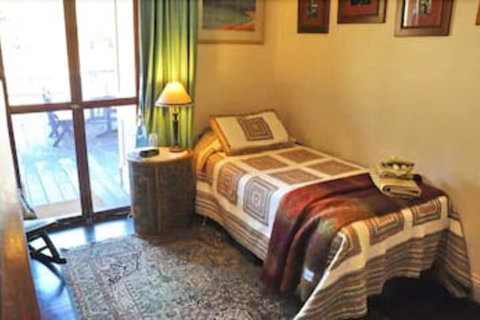 Ford House Retreat - Accommodation Mermaid Beach 5