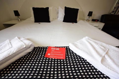 Black Bear Inn - Accommodation Mermaid Beach 4