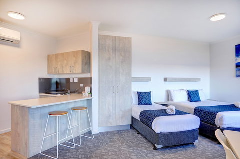 Limani Port Lincoln - Accommodation Mermaid Beach 1