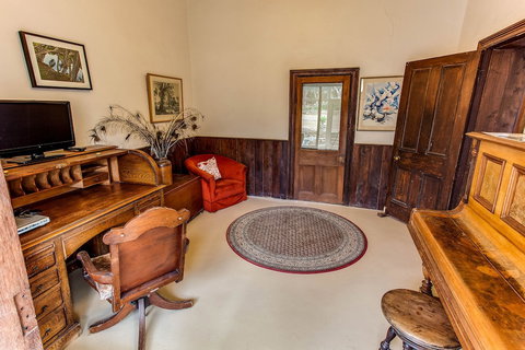 Antechamber Bay Retreats - Accommodation Mermaid Beach 2