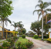 Lazy Acre Log Cabins - Accommodation Mermaid Beach