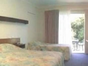 Corlette Palms Motor Inn - Accommodation Mermaid Beach 1