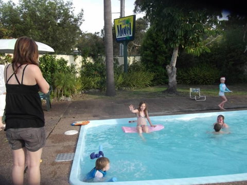 Corlette Palms Motor Inn - Accommodation Mermaid Beach 0