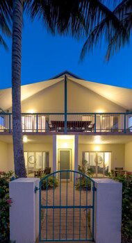 Sails On Horseshoe - Accommodation Mermaid Beach 1