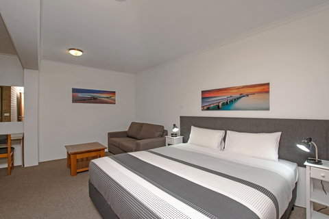 River Street Motel - Accommodation Mermaid Beach 5