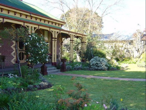 Tara House Bed & Breakfast - Accommodation Mermaid Beach 2
