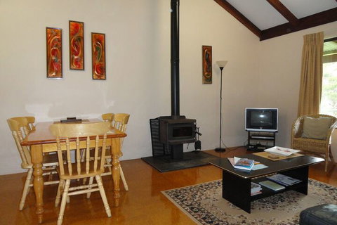 Tinglewood Cabins - Accommodation Mermaid Beach 3