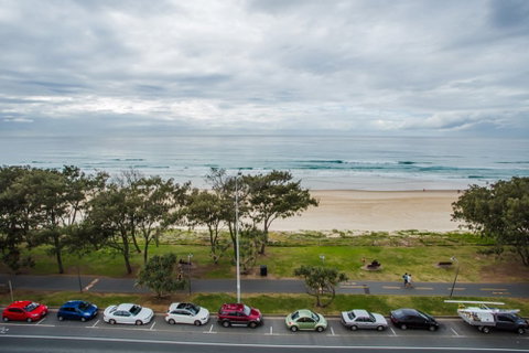 Suntower - Accommodation Mermaid Beach 4