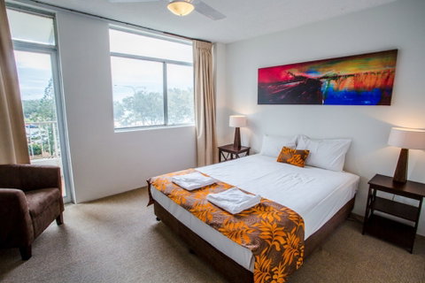 Suntower - Accommodation Mermaid Beach 6