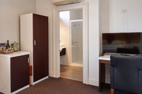 Auldington Hotel - Accommodation Mermaid Beach 5