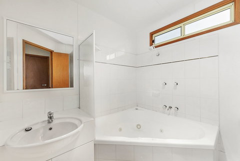 Apollo Bay Holiday Park - Accommodation Mermaid Beach 4