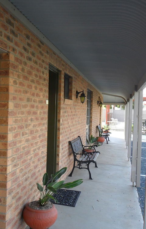 Settlement Motor Inn, Deniliquin - Accommodation Mermaid Beach 2