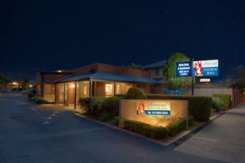 Admiral Motor Inn - Accommodation Mermaid Beach 0