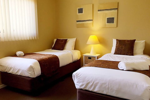 Admiral Motor Inn - Accommodation Mermaid Beach 5