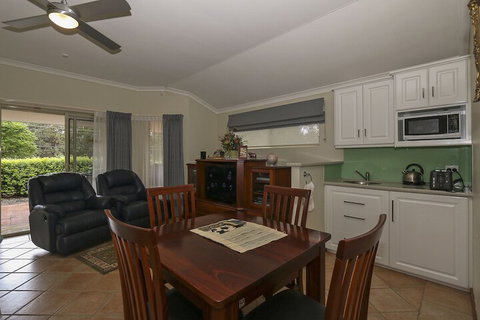 The Good Life B & B - Accommodation Mermaid Beach 1