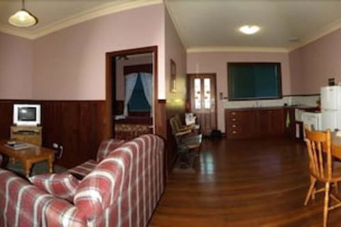 Pemberton Old Picture Theatre Holiday Apartments - Accommodation Mermaid Beach 5