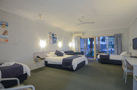 Moby Dick Waterfront Resort Motel - Accommodation Mermaid Beach 5