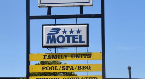 Riviana Motel - Accommodation Mermaid Beach 2