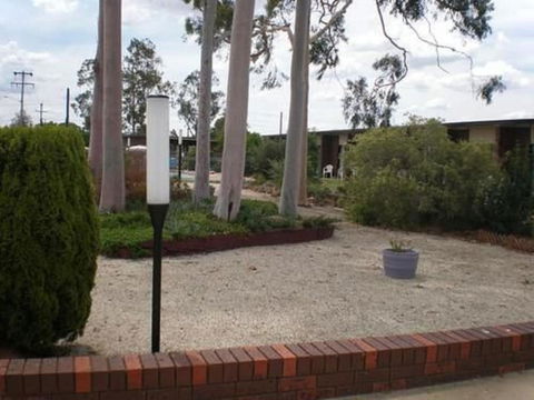 Riviana Motel - Accommodation Mermaid Beach 3