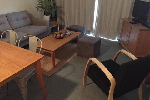 Kirwan Apartments 9 - Accommodation Mermaid Beach 3