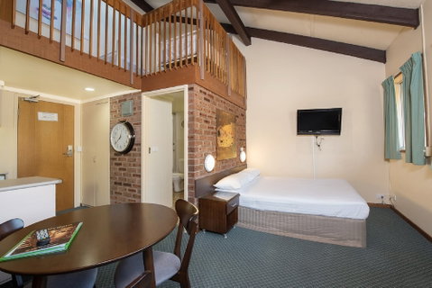 Alpine Gables - Accommodation Mermaid Beach 6