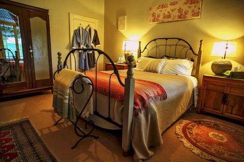 Cromwell House - Accommodation Mermaid Beach 6