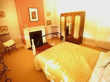 Cromwell House - Accommodation Mermaid Beach 0