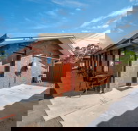 Golden Country Motel  Caravan Park - Accommodation Mermaid Beach