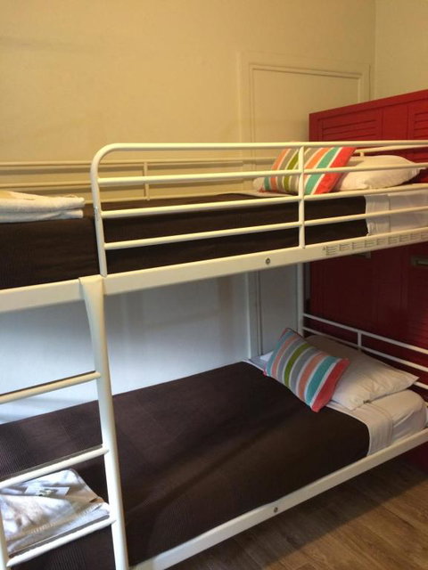 Guesthouse 83 - Accommodation Mermaid Beach 1