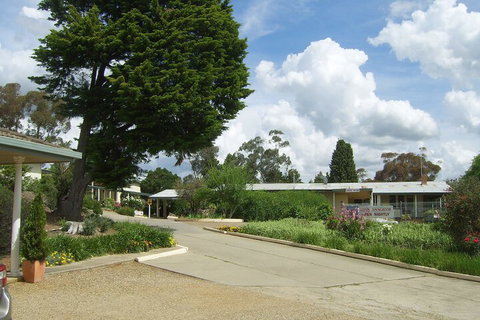 Golden Chain Garden Motor Inn - Accommodation Mermaid Beach 5