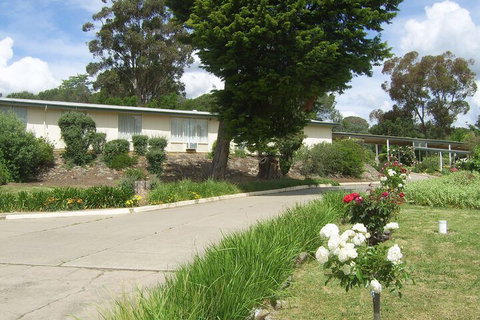 Golden Chain Garden Motor Inn - Accommodation Mermaid Beach 3