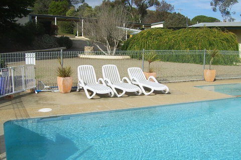 Golden Chain Garden Motor Inn - Accommodation Mermaid Beach 7