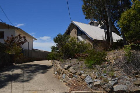 Cedar Haven - Accommodation Mermaid Beach 5