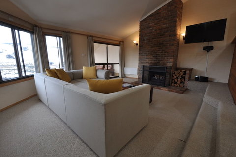 Salzburg Apartments - Accommodation Mermaid Beach 2