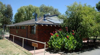 Acclaim Kingsway Tourist Park - Accommodation Mermaid Beach 0