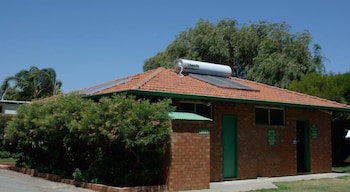 Acclaim Kingsway Tourist Park - Accommodation Mermaid Beach 2
