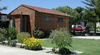 Acclaim Kingsway Tourist Park - Accommodation Mermaid Beach 1