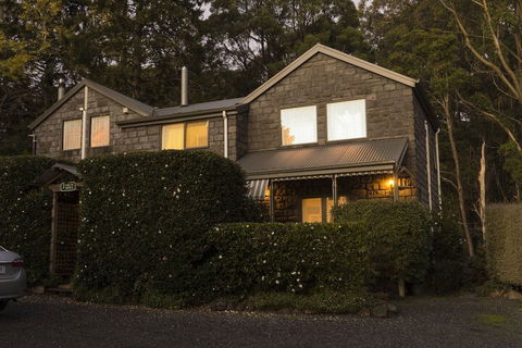 Observatory Cottages - Accommodation Mermaid Beach 3