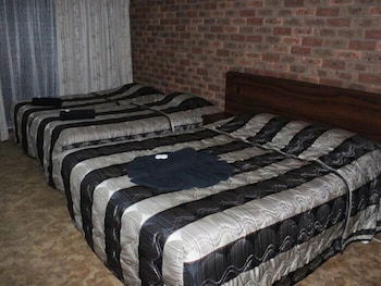 Woomargama Village Hotel Motel - Accommodation Mermaid Beach 3