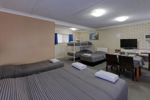 Binalong Motel - Accommodation Mermaid Beach 7