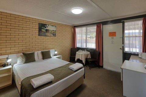 Binalong Motel - Accommodation Mermaid Beach 6