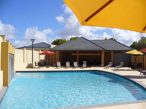 Port Denison Beach Resort - Accommodation Mermaid Beach 2